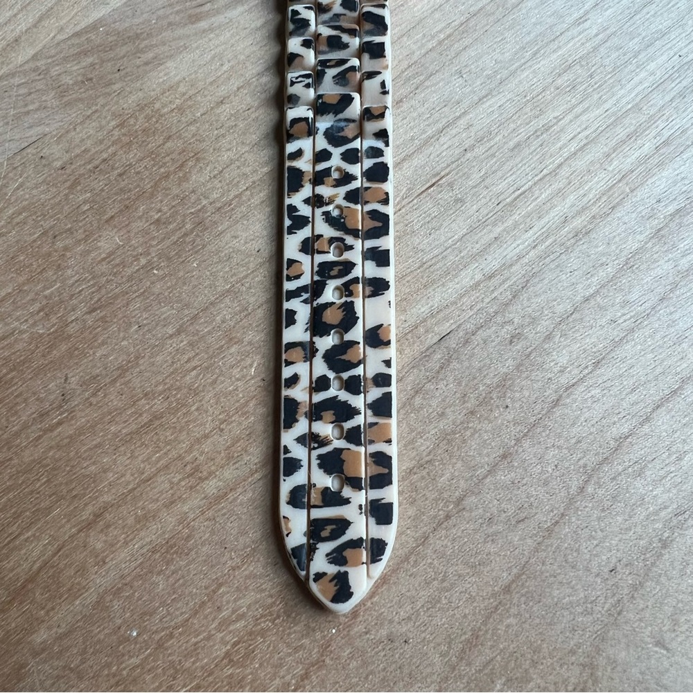 Geneva Leopard print ladies watch NEW BATTERY - Picture 5 of 8